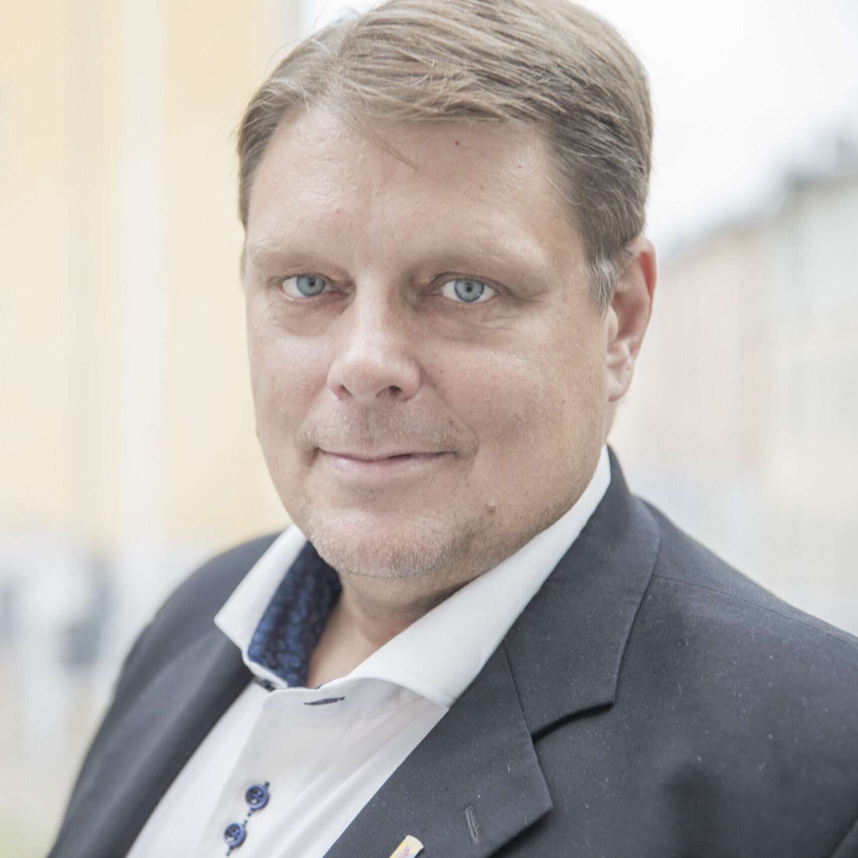 Johan Abrahamsson (M), kommunstyrelsens ordförande i Mariestads kommun.