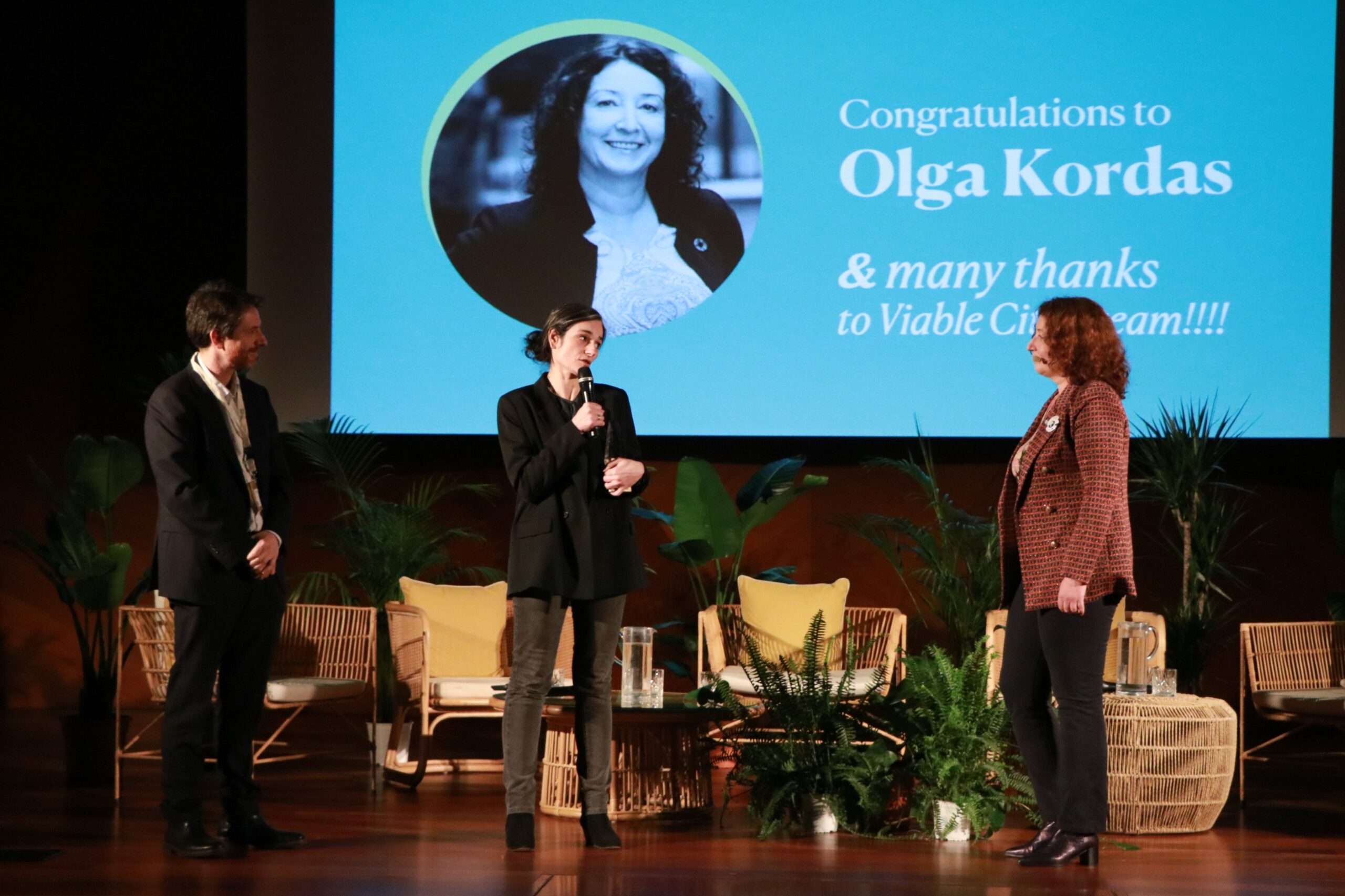 Olga Kordas recieves the first ever CitiES2030 award in Madrid