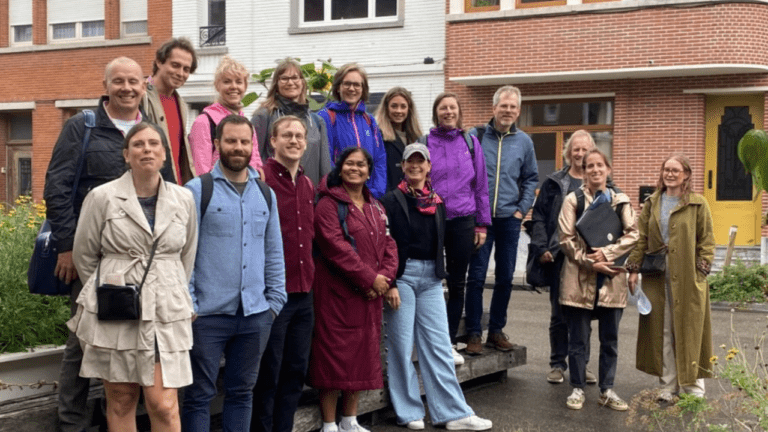 Hela gruppen samlad i Leuven mitt i ett omvandlingsområde för både energi och grönare gator.